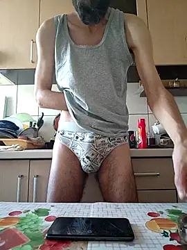 Snapshot of vulpe8400 chatting on February 26, 8:06 am vulpe8400 online show from February 26, 8:06 am