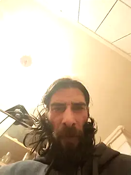 Snapshot of vulpe8400 chatting on December 13, 8:04 pm vulpe8400 online show from December 13, 8:04 pm