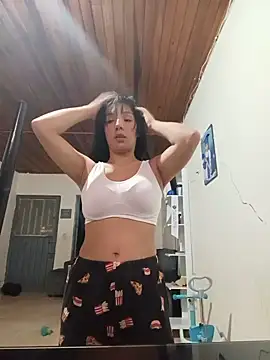 Snapshot of LuciaMoretti_ chatting on June 10, 6:36 am LuciaMoretti online show from June 10, 6:36 am