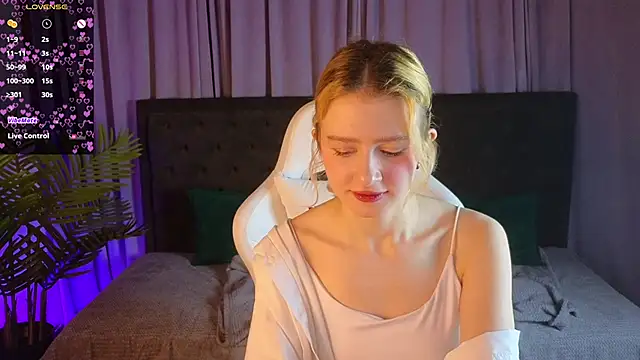 jenny bunny  online show from March 7, 5:18 am