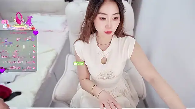 Snapshot of Feifei-cn chatting on June 13, 1:53 pm Feifei-cn online show from June 13, 1:53 pm