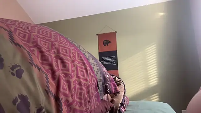 Snapshot of skrtlomainee chatting on December 20, 10:22 pm skrtlomainee online show from December 20, 10:22 pm