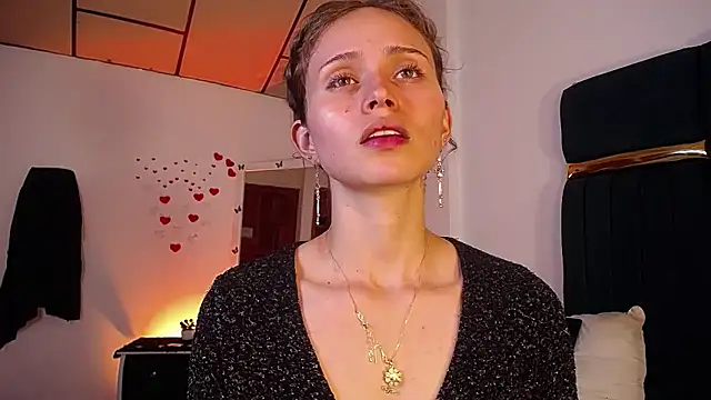 Snapshot of fulfill_fantasies1 chatting on February 22, 9:23 am fulfill fantasies1 online show from February 22, 9:23 am