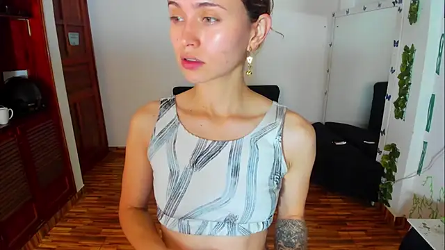 Snapshot of fulfill_fantasies1 chatting on September 19, 12:42 pm fulfill fantasies1 online show from September 19, 12:42 pm