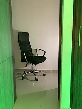 Liloo8923 online show from March 7, 4:08 am