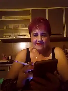 Snapshot of Ely_Elenita chatting on June 24, 8:28 pm Ely Elenita online show from June 24, 8:28 pm