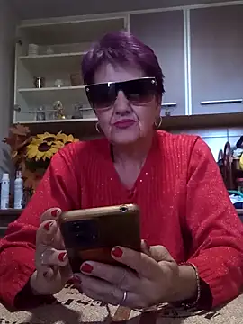 Snapshot of Ely_Elenita chatting on September 28, 8:54 am Ely Elenita online show from September 28, 8:54 am
