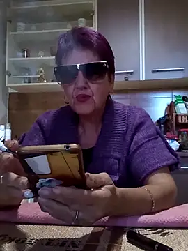 Snapshot of Ely_Elenita chatting on September 15, 5:52 am Ely Elenita online show from September 15, 5:52 am