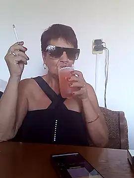 Snapshot of Ely_Elenita chatting on September 16, 9:43 am Ely Elenita online show from September 16, 9:43 am