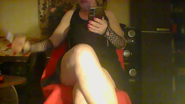 Snapshot of Ely_Elenita chatting on April 28, 9:30 pm Ely Elenita online show from April 28, 9:30 pm