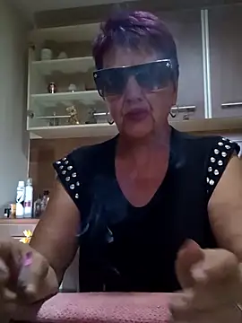 Snapshot of Ely_Elenita chatting on September 12, 8:25 am Ely Elenita online show from September 12, 8:25 am