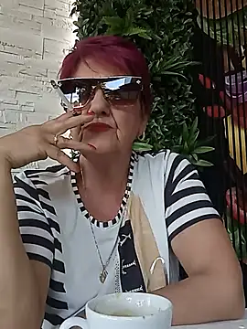 Snapshot of Ely_Elenita chatting on June 17, 8:47 am Ely Elenita online show from June 17, 8:47 am