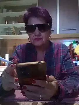Snapshot of Ely_Elenita chatting on September 23, 5:47 am Ely Elenita online show from September 23, 5:47 am