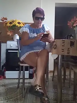 Snapshot of Ely_Elenita chatting on September 24, 8:10 am Ely Elenita online show from September 24, 8:10 am
