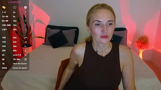 AlisssaRose online show from October 8, 9:15 pm