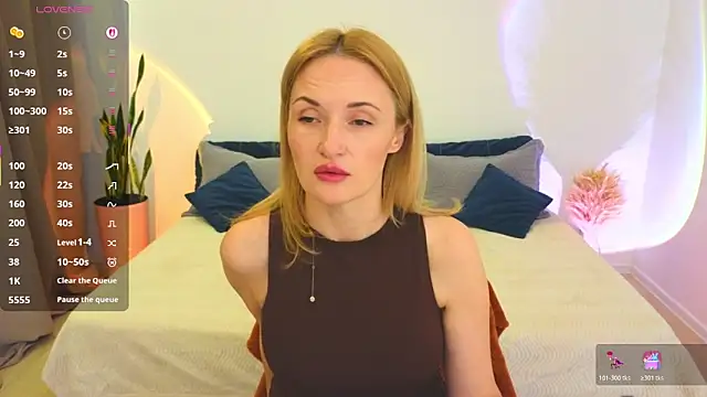 AlisssaRose online show from March 25, 8:30 pm