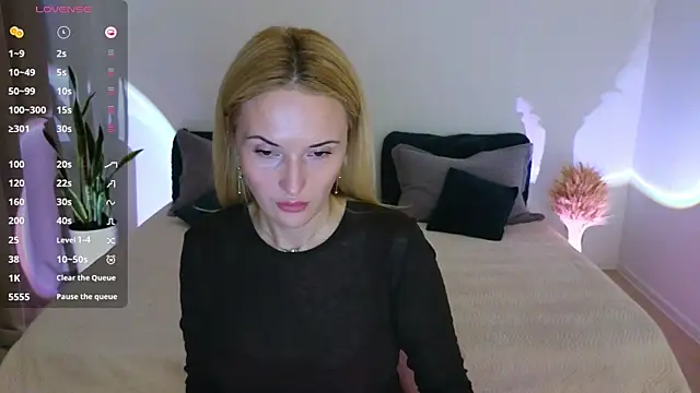 AlisssaRose online show from October 18, 8:33 pm