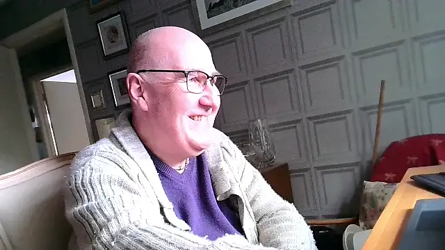 Snapshot of Adamdaddybear chatting on March 11, 2:51 pm Adamdaddybear online show from March 11, 2:51 pm