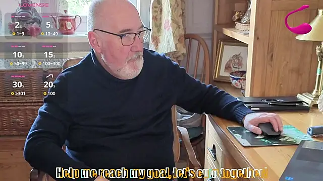 Snapshot of Adamdaddybear chatting on February 25, 2:17 pm Adamdaddybear online show from February 25, 2:17 pm