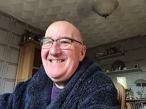 Snapshot of Adamdaddybear chatting on March 1, 9:18 am Adamdaddybear online show from March 1, 9:18 am