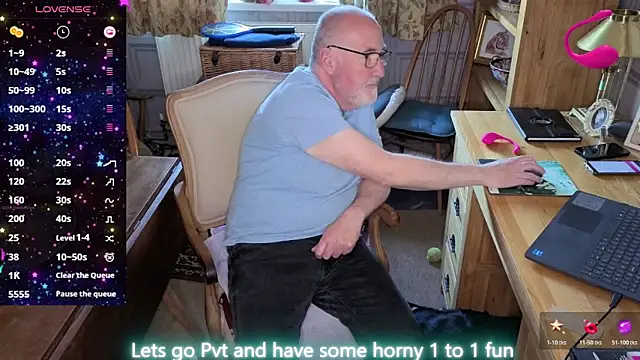 Adamdaddybear online show from May 24, 12:49 pm