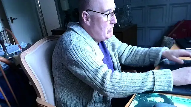Snapshot of Adamdaddybear chatting on February 18, 1:55 pm Adamdaddybear online show from February 18, 1:55 pm