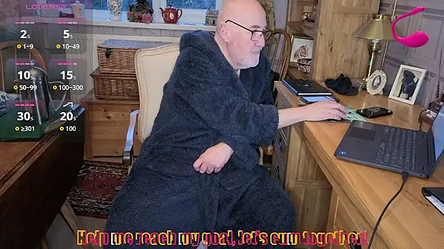 Adamdaddybear online show from January 12, 8:10 am