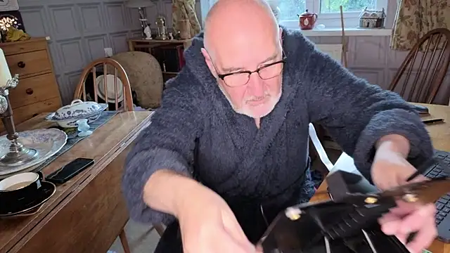 Adamdaddybear online show from October 27, 7:31 am