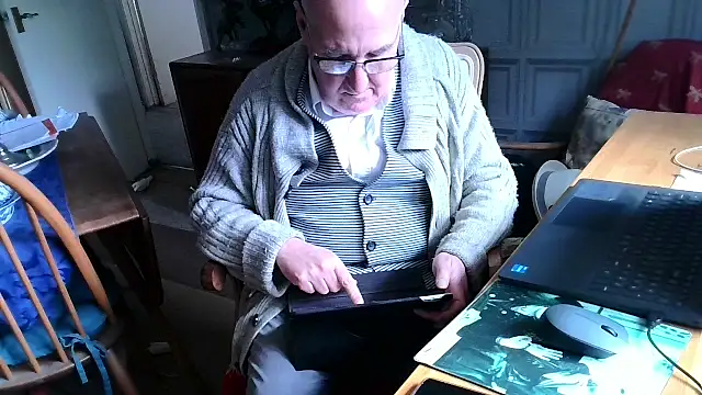 Snapshot of Adamdaddybear chatting on March 13, 2:12 pm Adamdaddybear online show from March 13, 2:12 pm