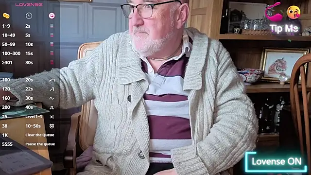 Adamdaddybear online show from October 25, 12:50 pm