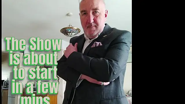 Adamdaddybear online show from December 18, 8:08 am