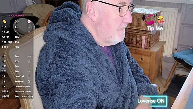 Adamdaddybear online show from November 27, 8:26 am