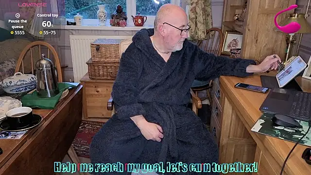 Adamdaddybear online show from January 9, 8:21 am