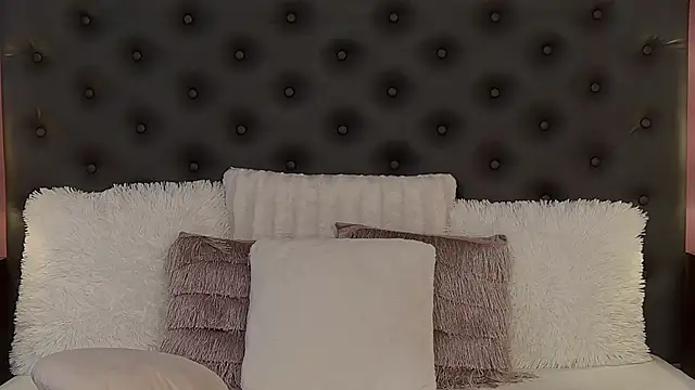 Snapshot of JaquelineM chatting on February 27, 6:02 am JaquelineM online show from February 27, 6:02 am