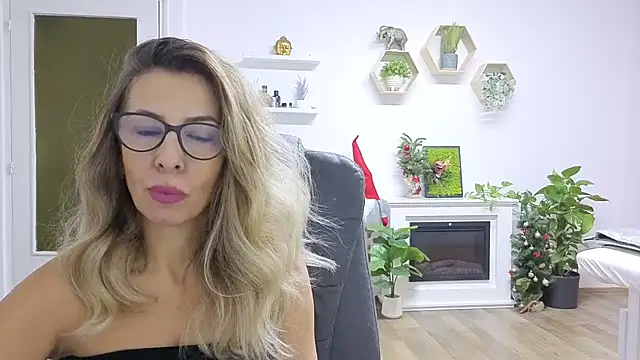 SukyGirl online show from November 28, 9:20 am