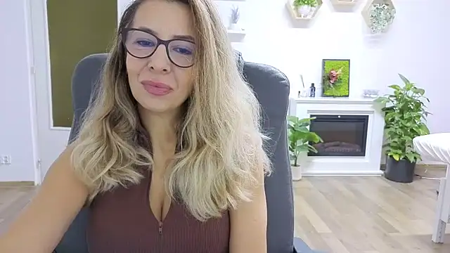 SukyGirl online show from November 13, 8:18 am