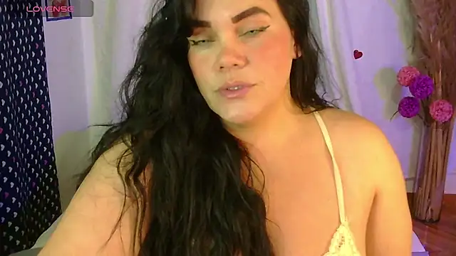 Snapshot of blue_angel33 chatting on May 28, 2:41 am blue angel33 online show from May 28, 2:41 am