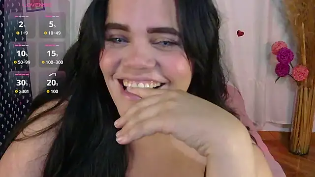 Snapshot of blue_angel33 chatting on May 22, 2:42 am blue angel33 online show from May 22, 2:42 am