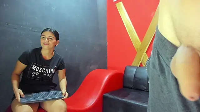 Snapshot of dirty_couple22 chatting on March 18, 2:06 pm dirty couple22 online show from March 18, 2:06 pm