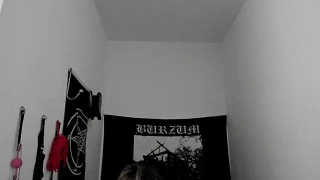 Snapshot of Reed_Fox chatting on June 15, 8:19 pm Reed Fox online show from June 15, 8:19 pm