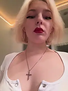 XMelissaX online show from March 31, 8:00 pm