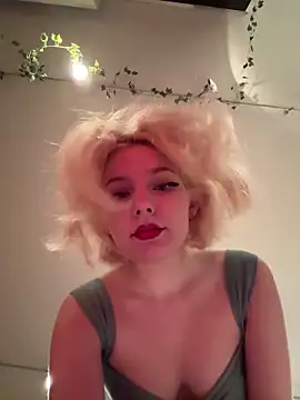 XMelissaX online show from March 30, 9:38 pm