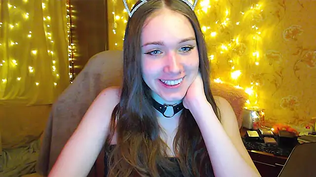 fluffy kitty  online show from December 16, 11:58 am