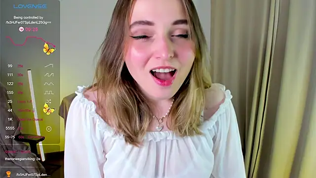 Snapshot of alysia_storm chatting on November 5, 5:49 pm alysia storm online show from November 5, 5:49 pm