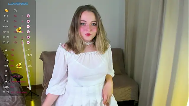 Snapshot of alysia_storm chatting on October 3, 7:15 pm alysia storm online show from October 3, 7:15 pm