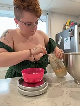 Sweetleeahxx online show from April 13, 1:48 pm