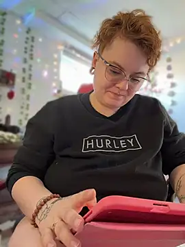 Sweetleeahxx online show from April 8, 1:34 pm