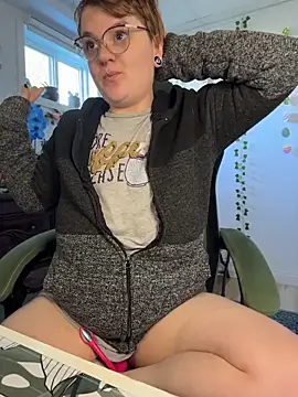 Sweetleeahxx online show from May 23, 11:42 am