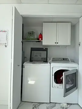 Sweetleeahxx online show from April 17, 2:31 pm