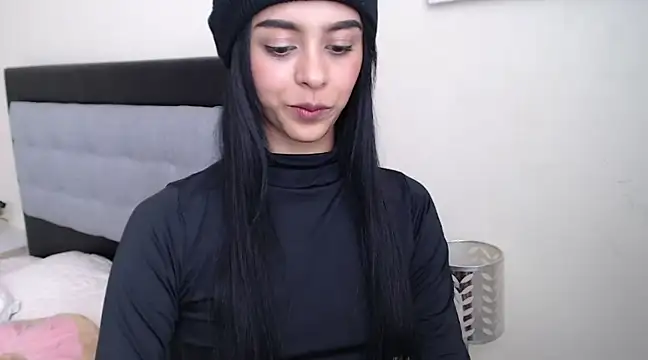 okunee online show from February 21, 7:10 pm